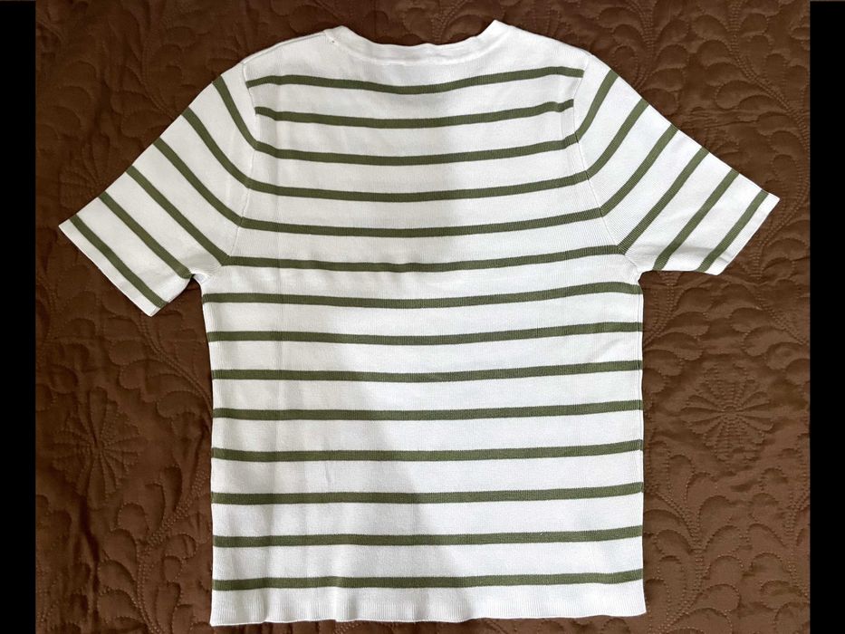 Раирана блуза с къс ръкав, много хубава материя, размер M