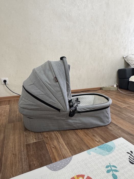 Коляска Tomix Aura