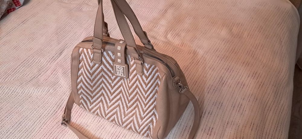 Бежева дамска чанта