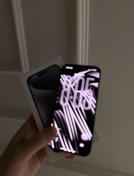 Продам Iphone 15 pro