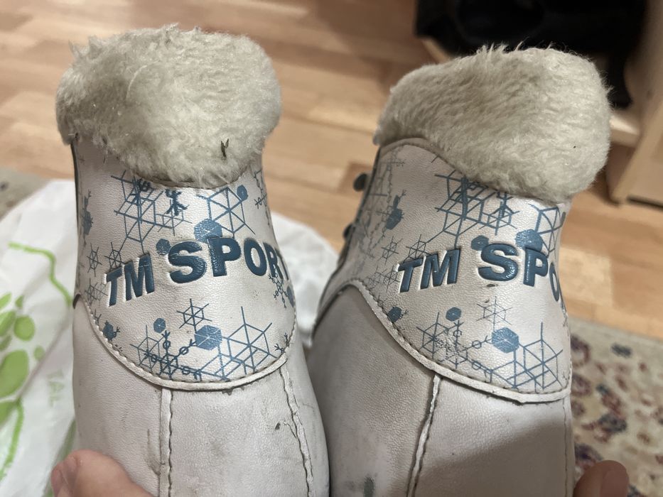 Коньки спортивные продам