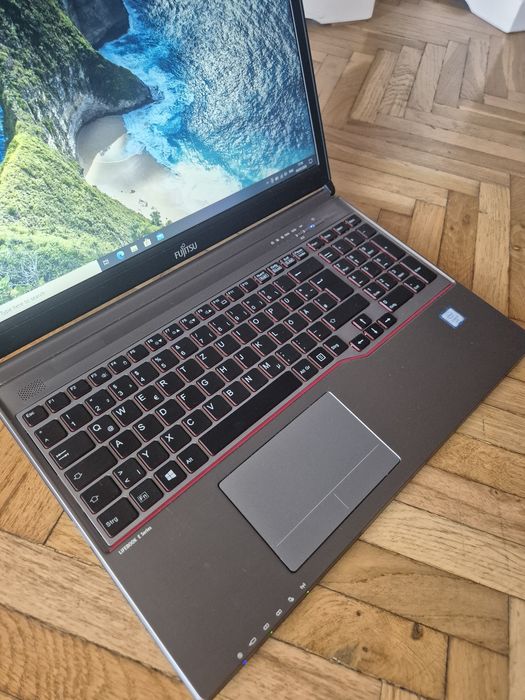 Laptop Fujitsu i5 ssd ddr4