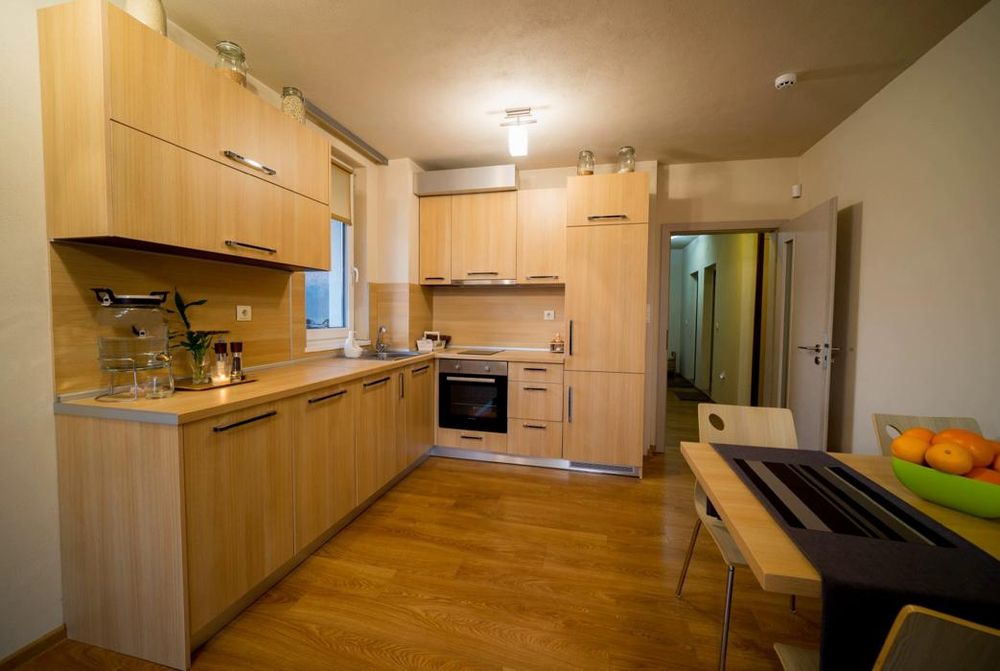 Дава се под наем Тристаен апартамент в София, Обеля 2 - 110 кв.м за 730 € - Снимка #1