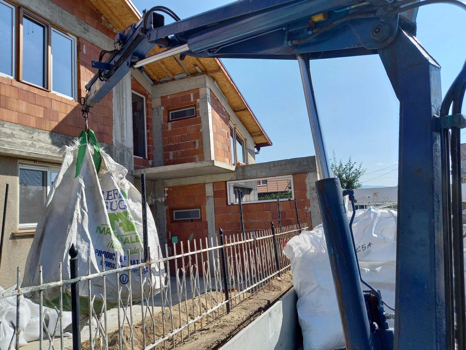 Извозва строителни отпадъци, чисти мазета и дворове, транспорт, кърти