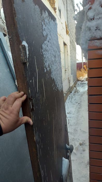 Продам двери  бу самовывоз с Талапкера