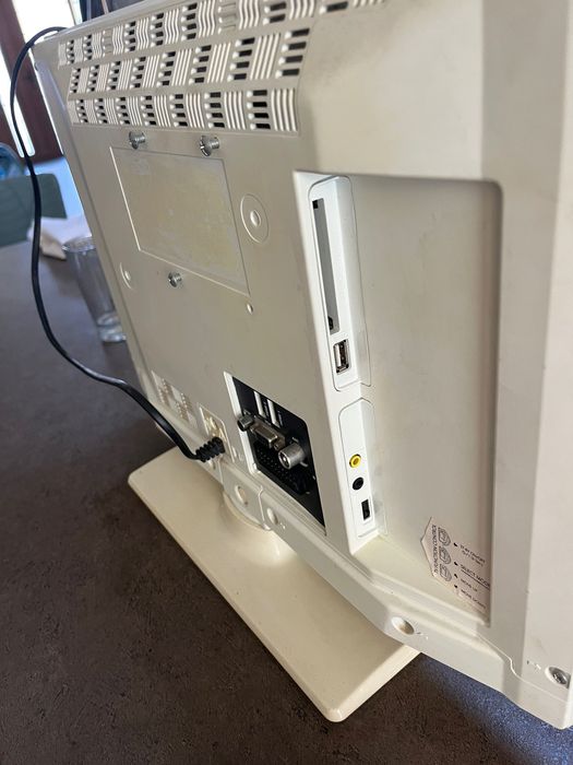 Монитор или телевизор DIGHOME , бял , дистанционно