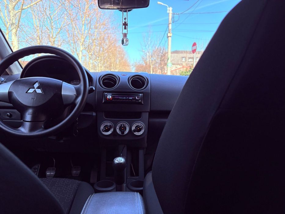 Mitsubishi Colt MITSUBISHI COLT IV 2010 benzină Facelift România întreținut