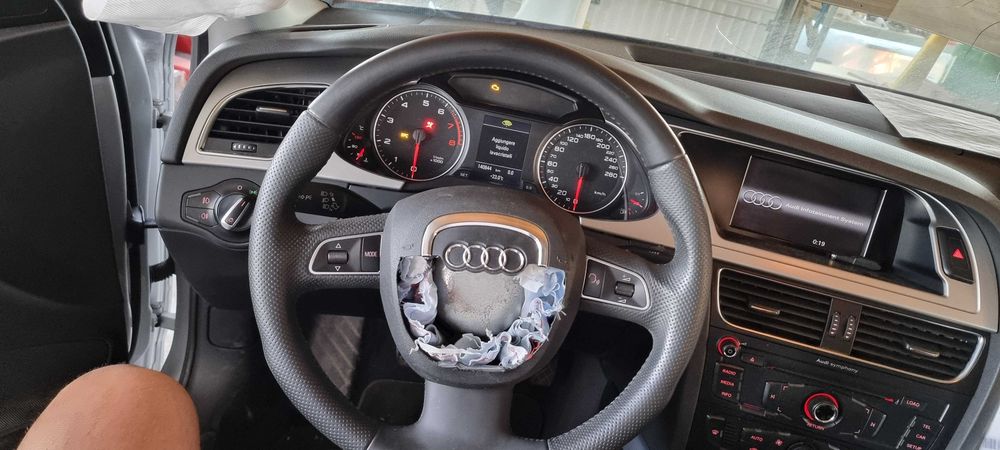 Ауди А 4 2.0 TFSI на части