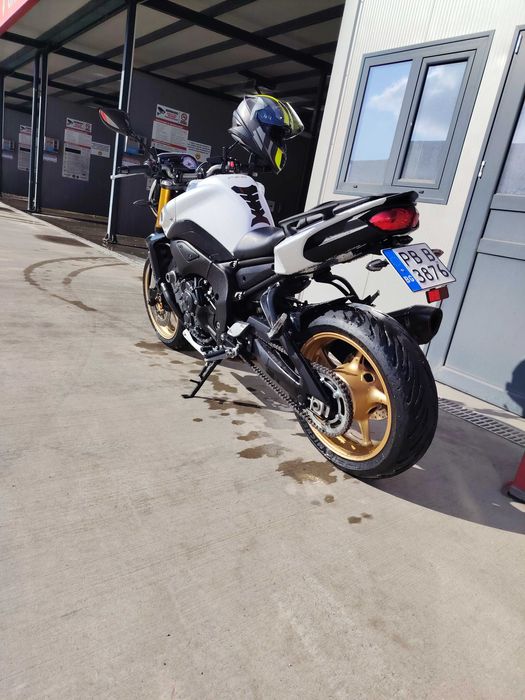 Yamaha fz8 Neked