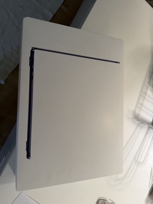 MacBook Air 13" M4 / 16GB RAM / 256GB SSD - NOU / SIGILAT
