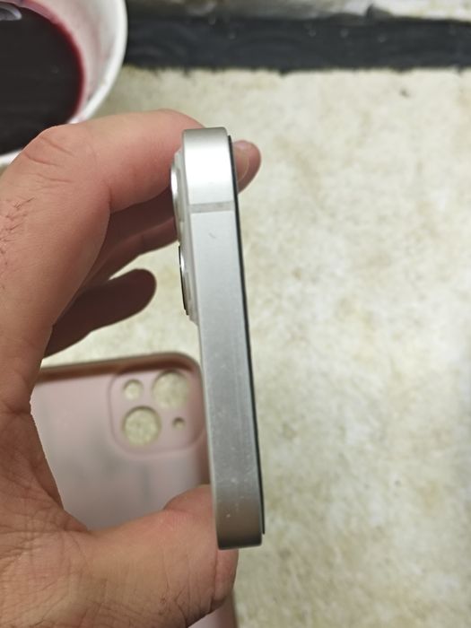 iPhone 13 128gigabaite