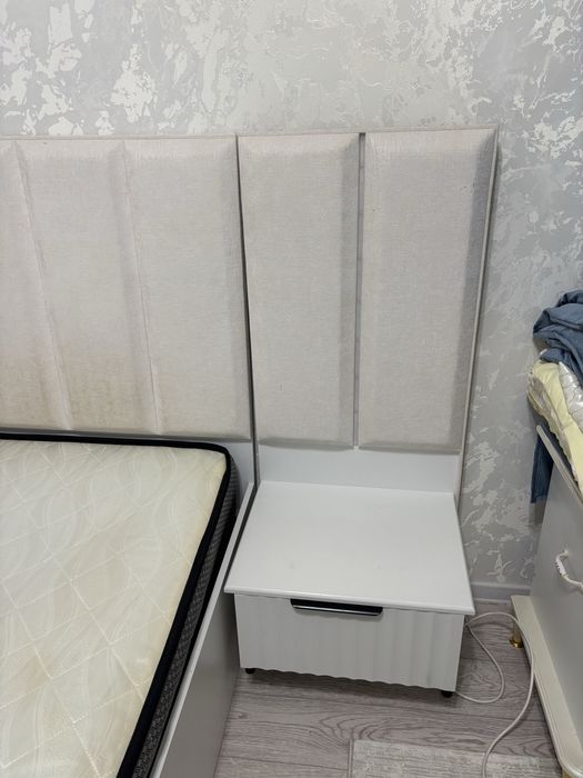 Продаю спальную гарнитуру