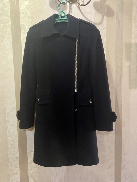 Черное пальто