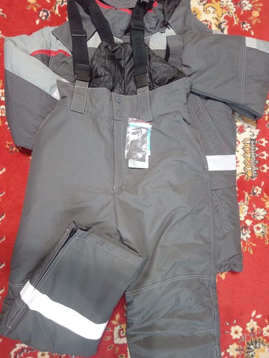 Продам зимнюю курку комбинезон.