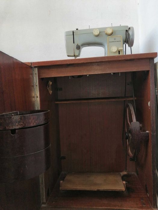 Швейная машина ЧАЙКА