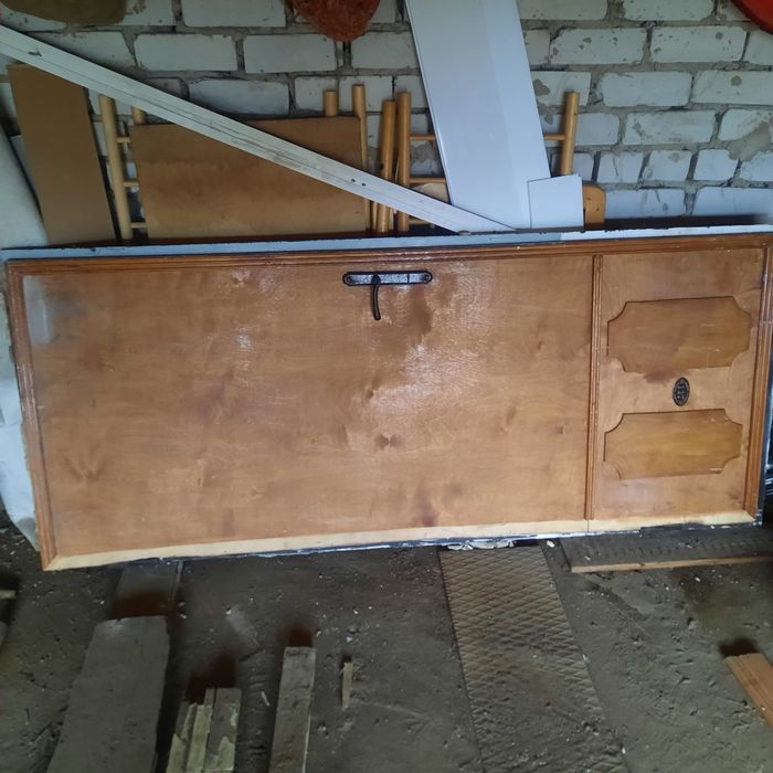 Продам две двери