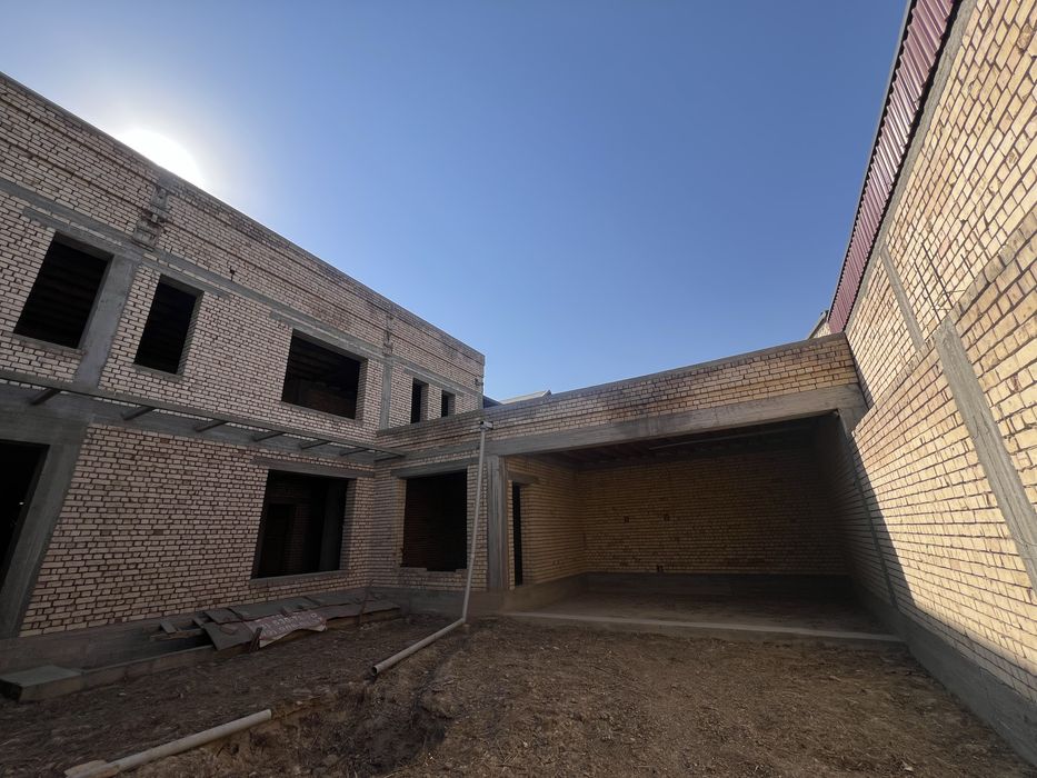 Mehnat Qizgaldok korobka holatda juda sifatli qurilgan asfalt bogan