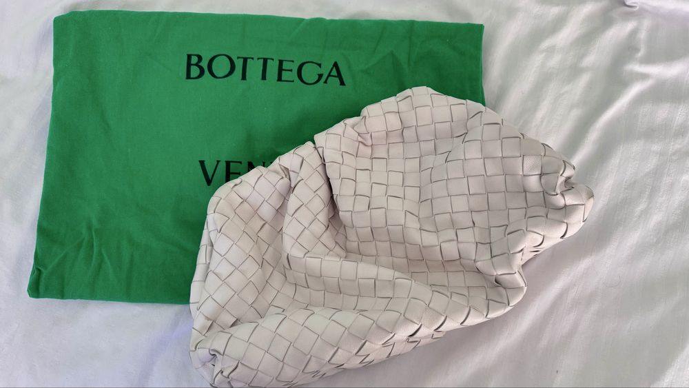 800 лв до 1.12 /Bottega Veneta клъч, големия размер