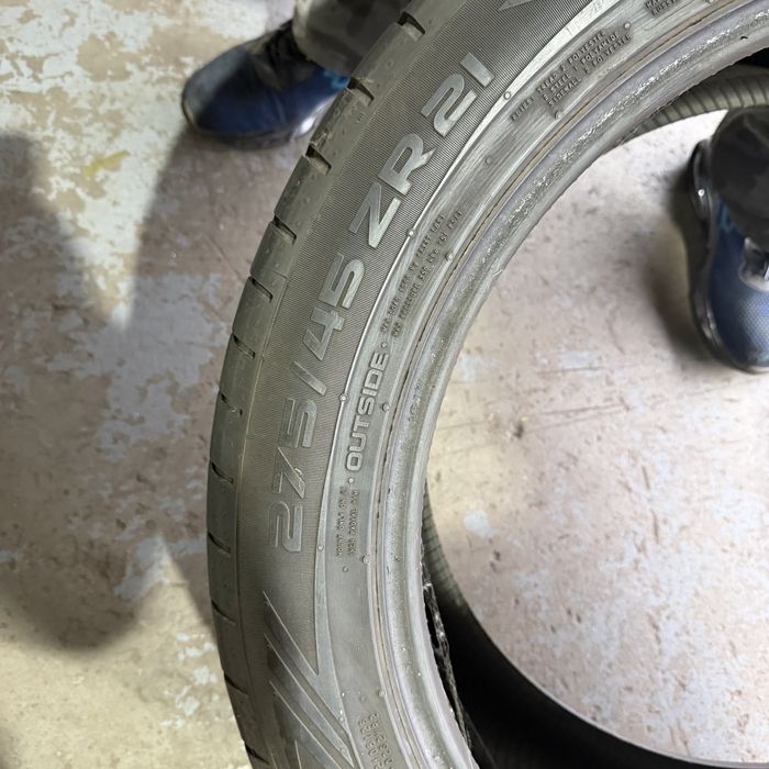 275/45/21 Vara Nokian 2 buc