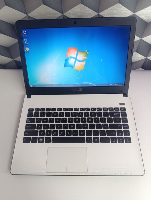 Laptop asus 14 inch complet funcțional model x401u  ideal diagnoza auto