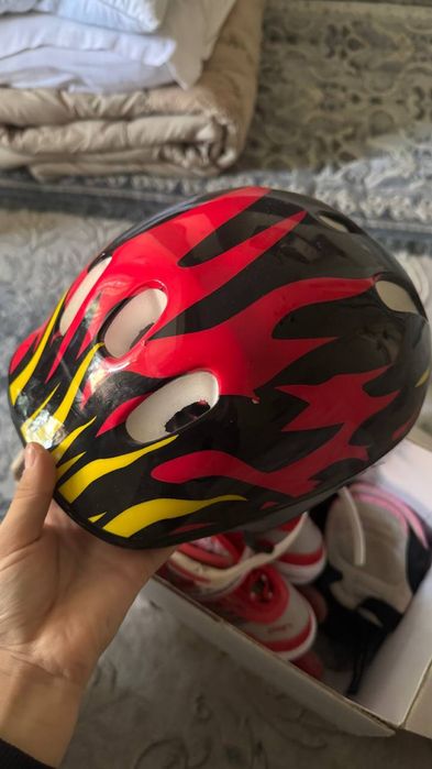 детские ролики черно красного цвета