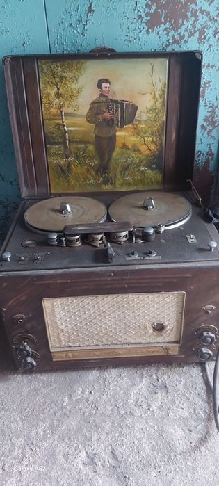 Продам проигрователь.договорная