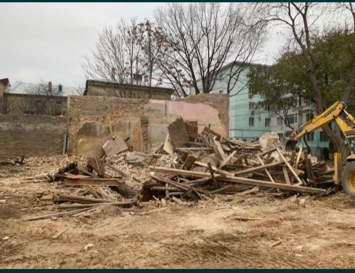 Debarasăm mobila moloz deșeuri,etc.Asigurăm manipularea