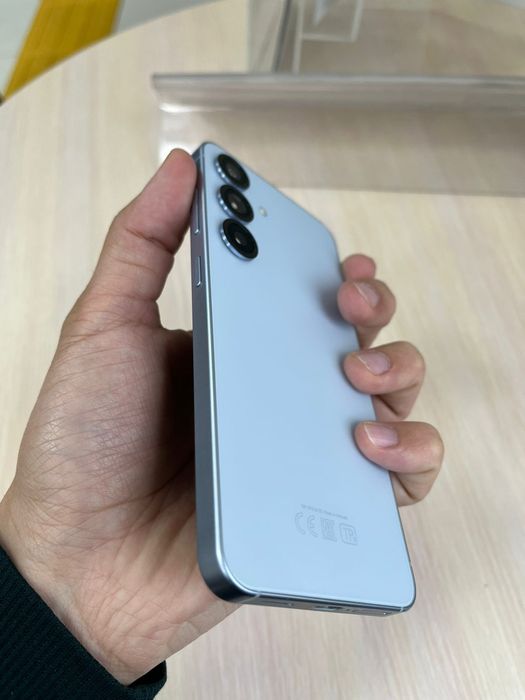 Продам Самсунг S25 5G