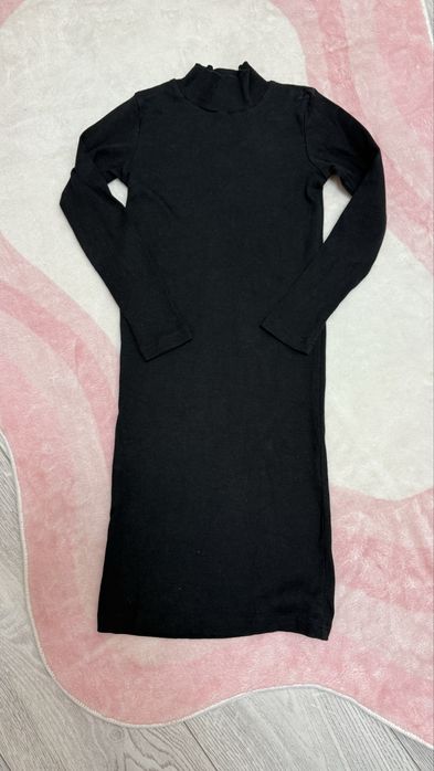 Продам кожаные шорты и платье для девочки