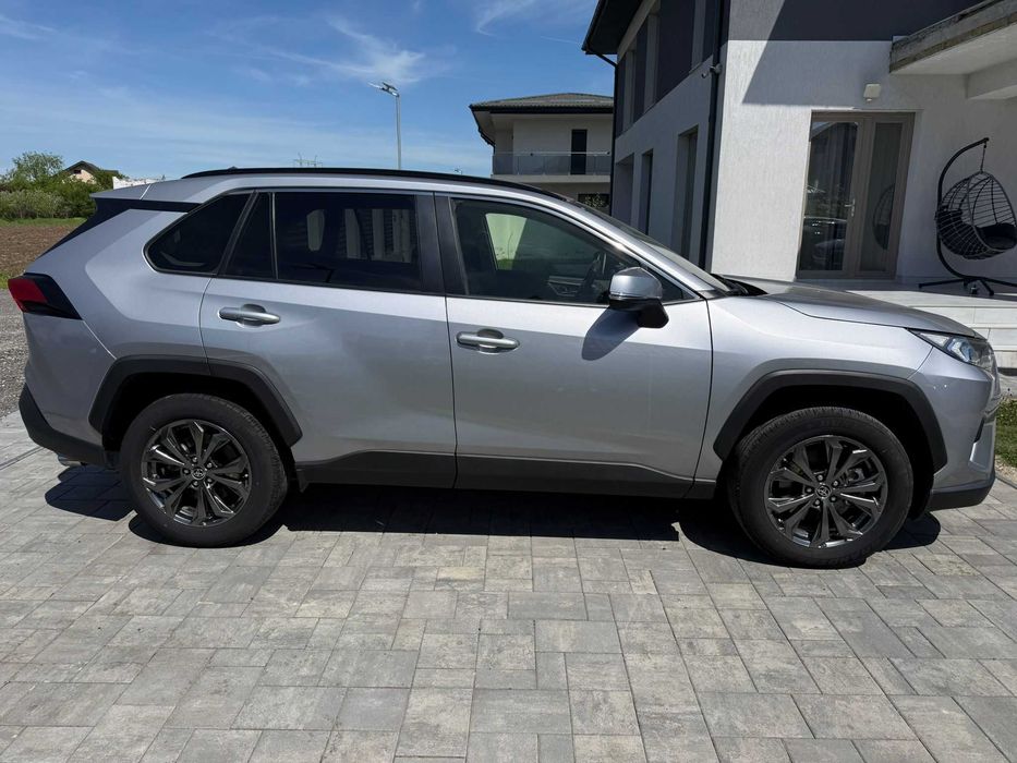 Toyota RAV4 2.5 Hybrid Dynamic 2022 Facelift - Full hibrid - istoric - 80.000km
