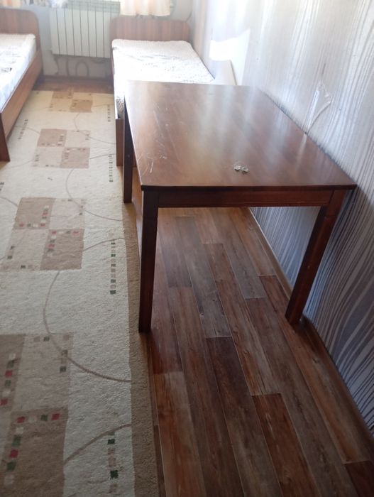 Срочно продам 2 стола