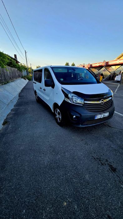 Opel  Vivaro 2017   8+1 locuri