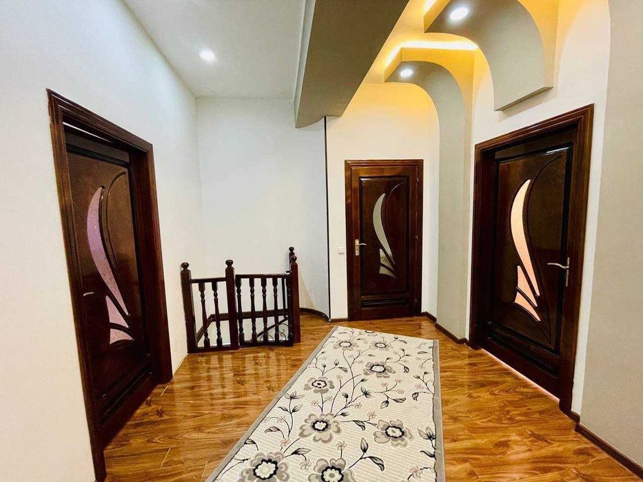 4 хоналик (2+2) квартира 1 этаж крпичный дом, 5 микр