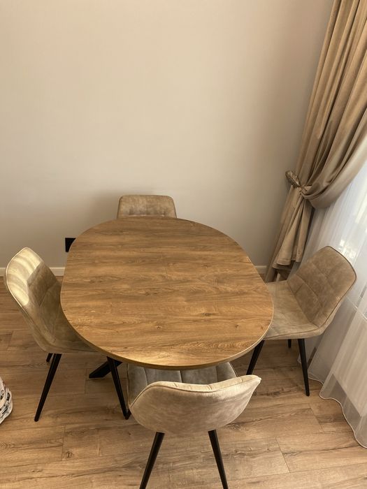 Кухонный стол и стулья