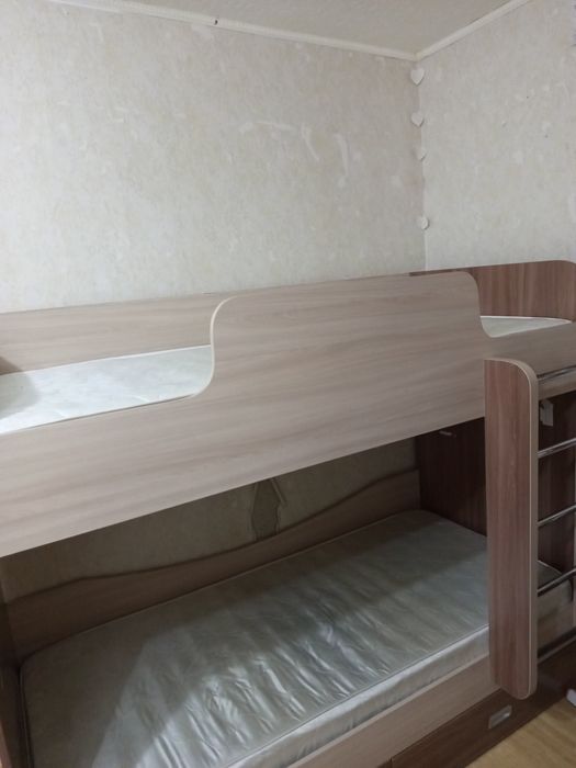 Двухъярусная кровать