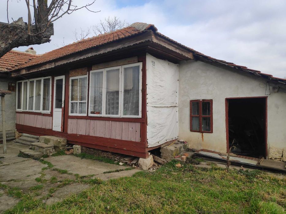 Продава се Къща в Силистра, Север - 2300 кв.м за 4 €/кв.м - Снимка #1