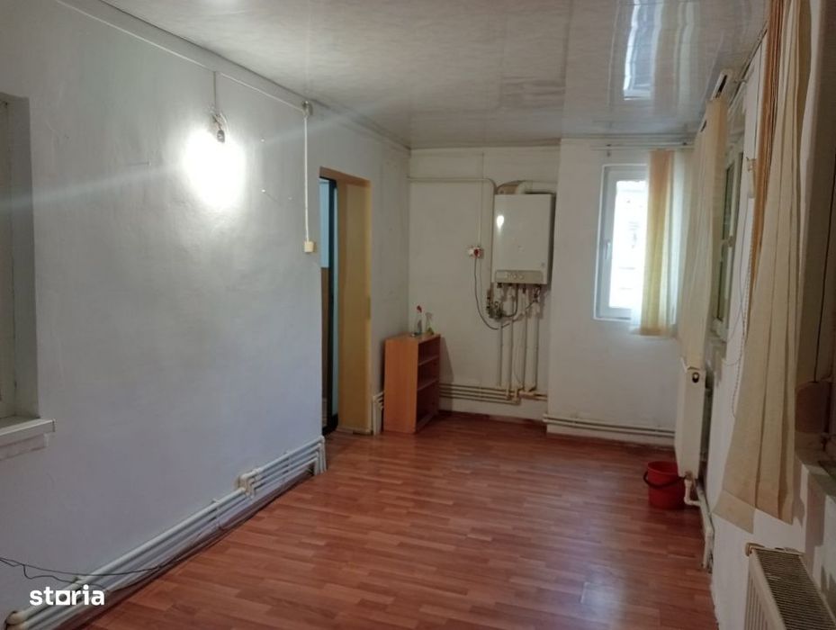 - Apartament 2 camere, Calarasi 4, parter cu balcon 15,3 mp.
