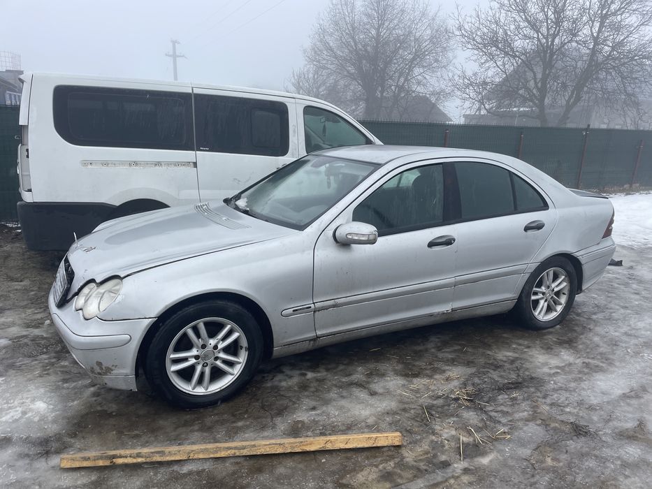 Dezmembrez o gama larga de masini(audi,passat, ford, citroen, golf etc