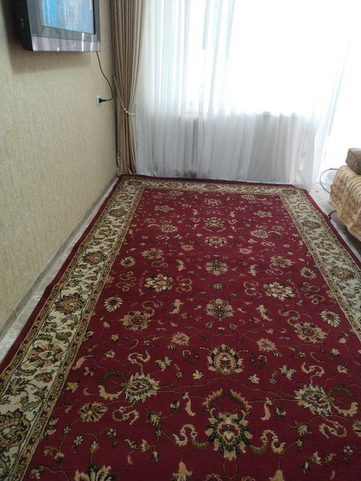 Продам ковёр 2х4