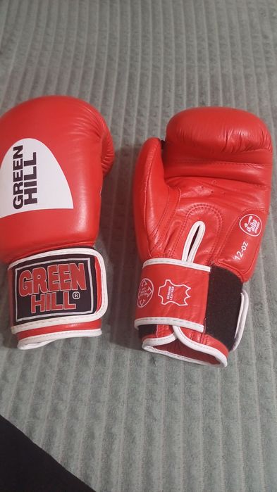 Боксерски перчатки обмен