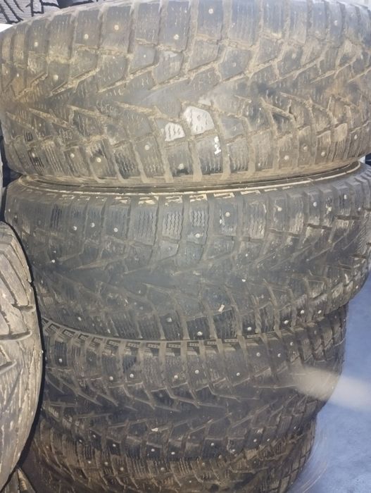 Продам шипованые шины