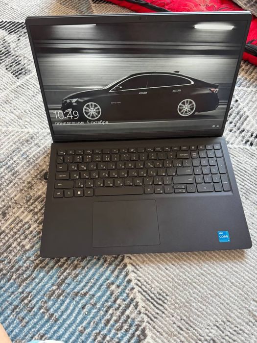 Noutbuk Dell Vostro 3520 / i3-1215U / 8GB / 256GB