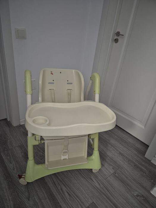 Vând scaun de mâncare bebe