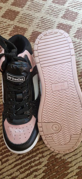 Кецове DeeZee. Като нови