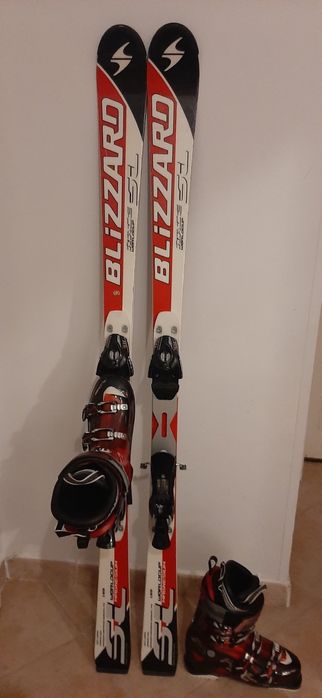 Продавам ски и обувки