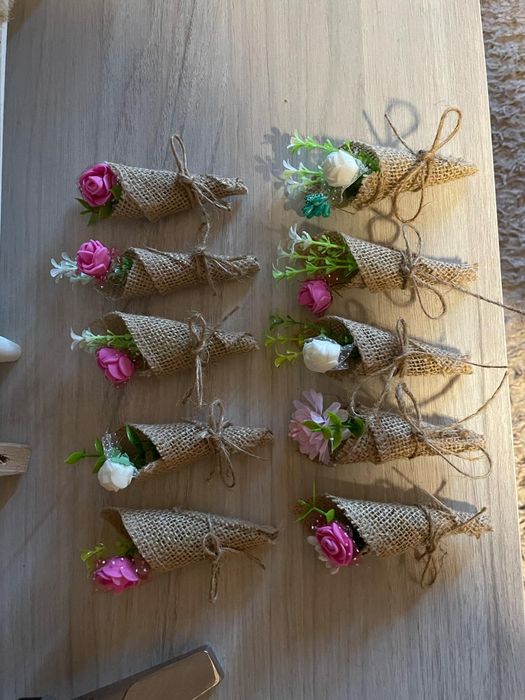 Малки букетчета и кутия