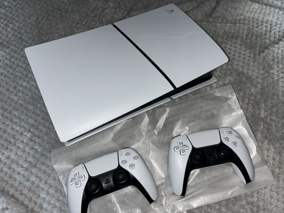 PlayStation 5 - 1TB - 2 Manete