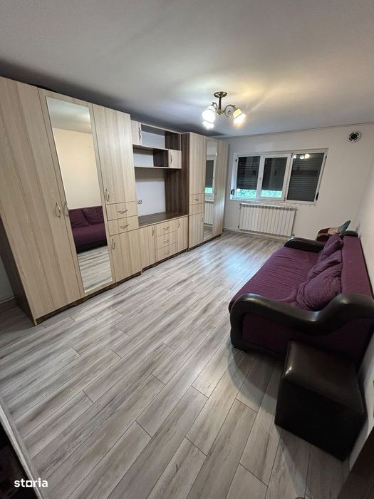 De inchiriat apartament 2 camere, decomandat, cu balcon, 1300lei/luna