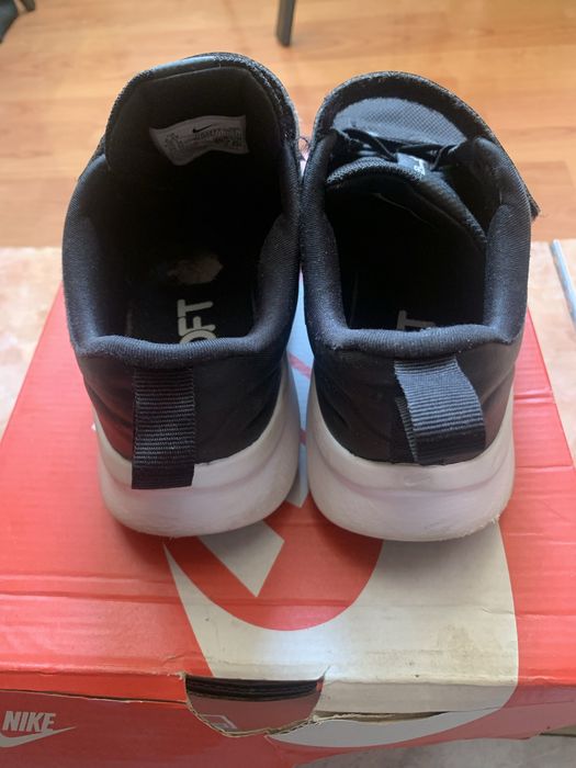 Adidasi Nike,marime 34,culoare negru,