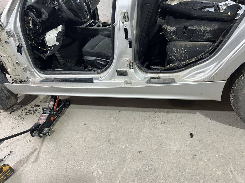 Prag stanga dreapta bmw seria 1